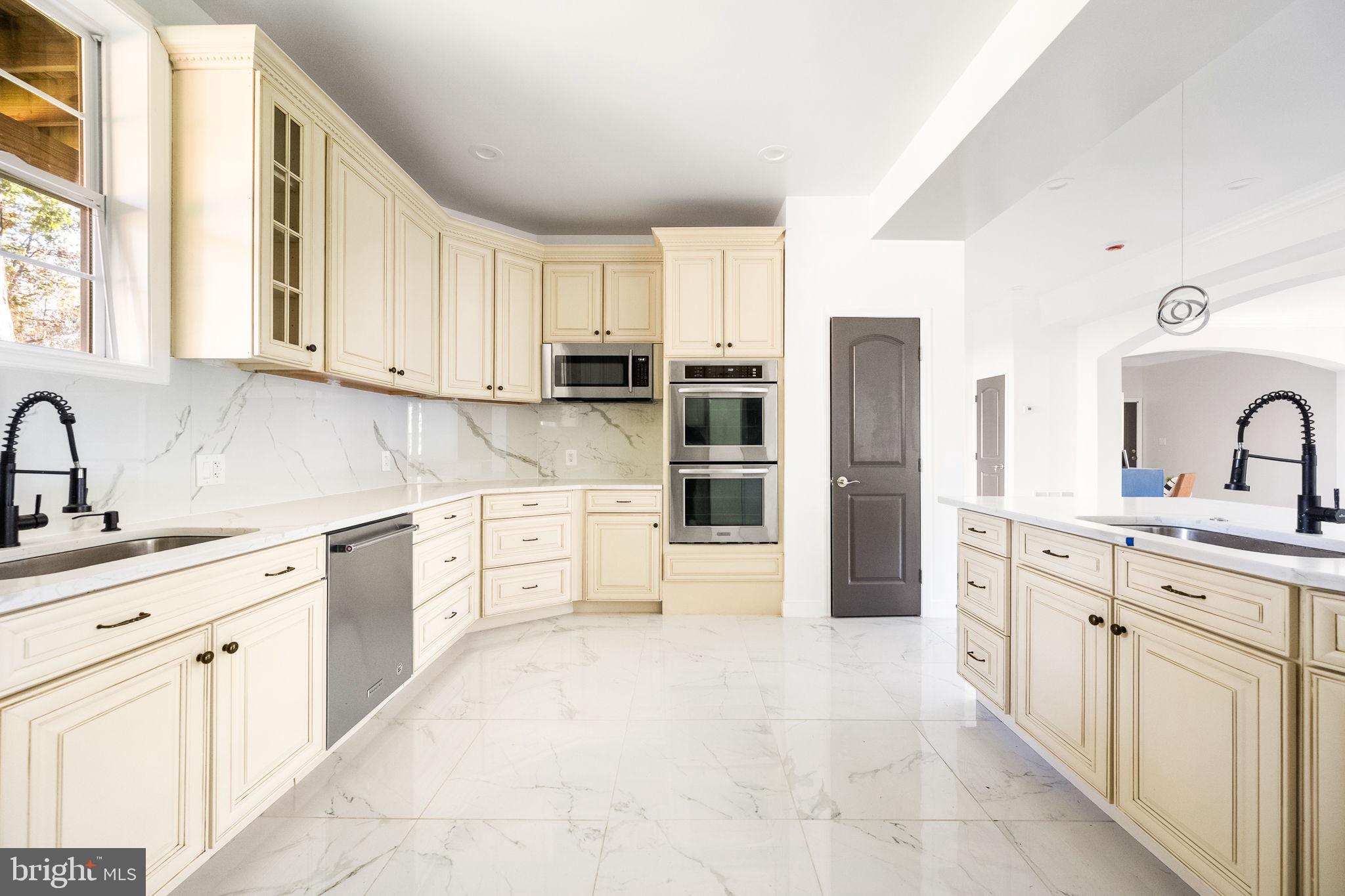 Real estate listing preview #24