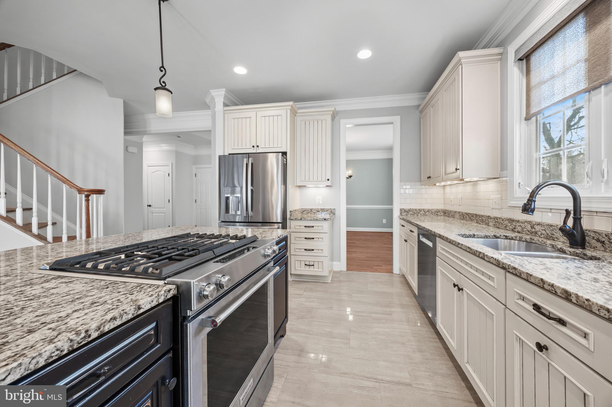 Real estate listing preview #14