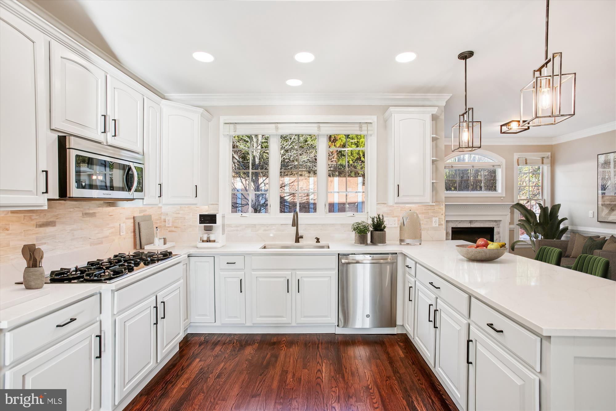 Real estate listing preview #6