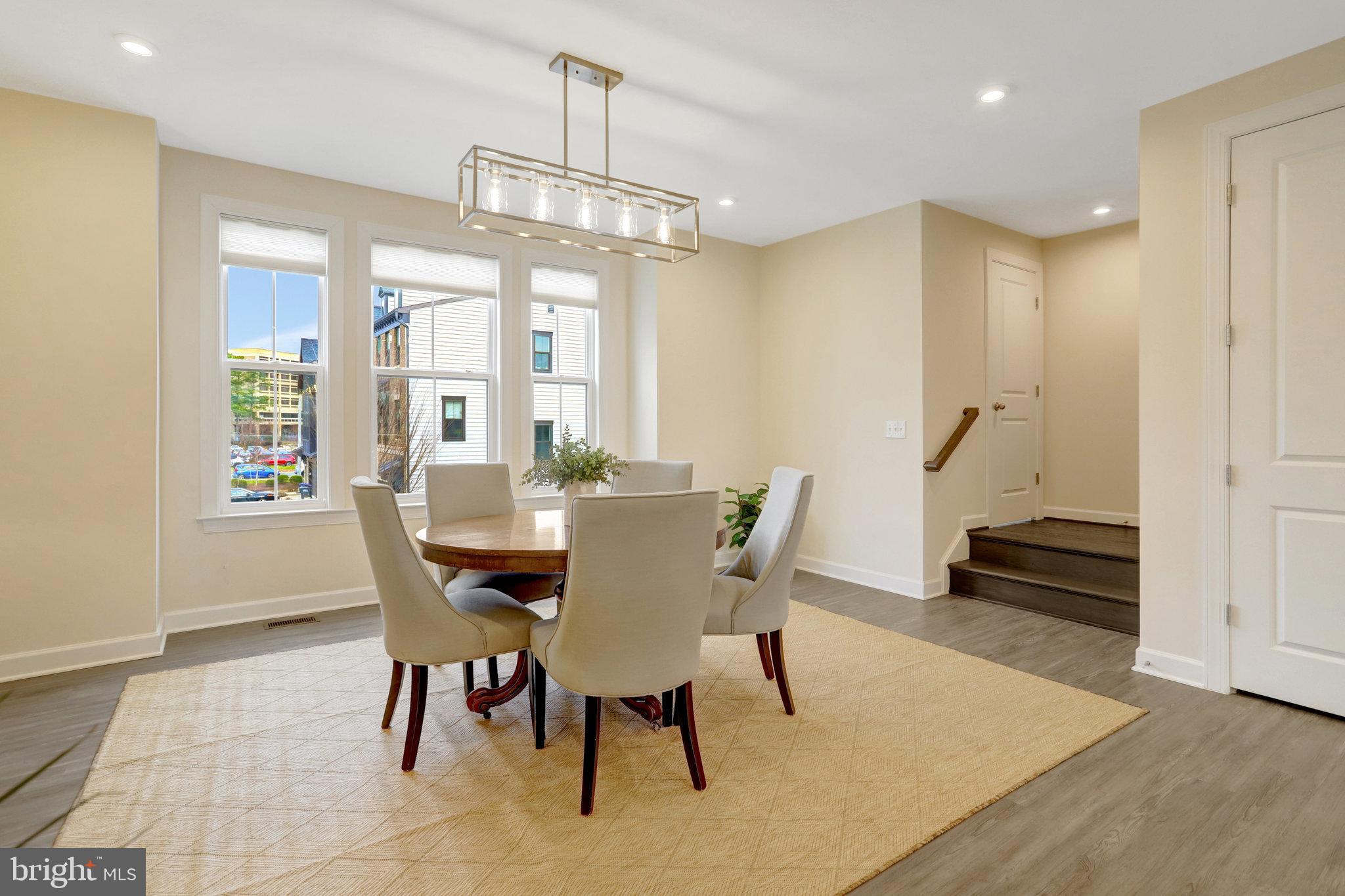 Real estate listing preview #8