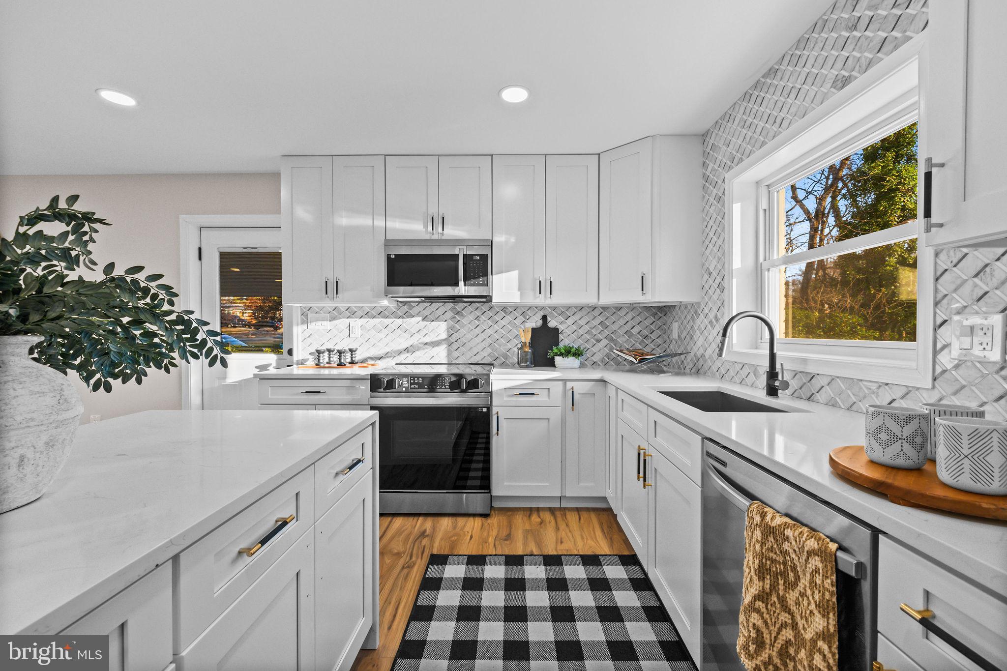 Real estate listing preview #16