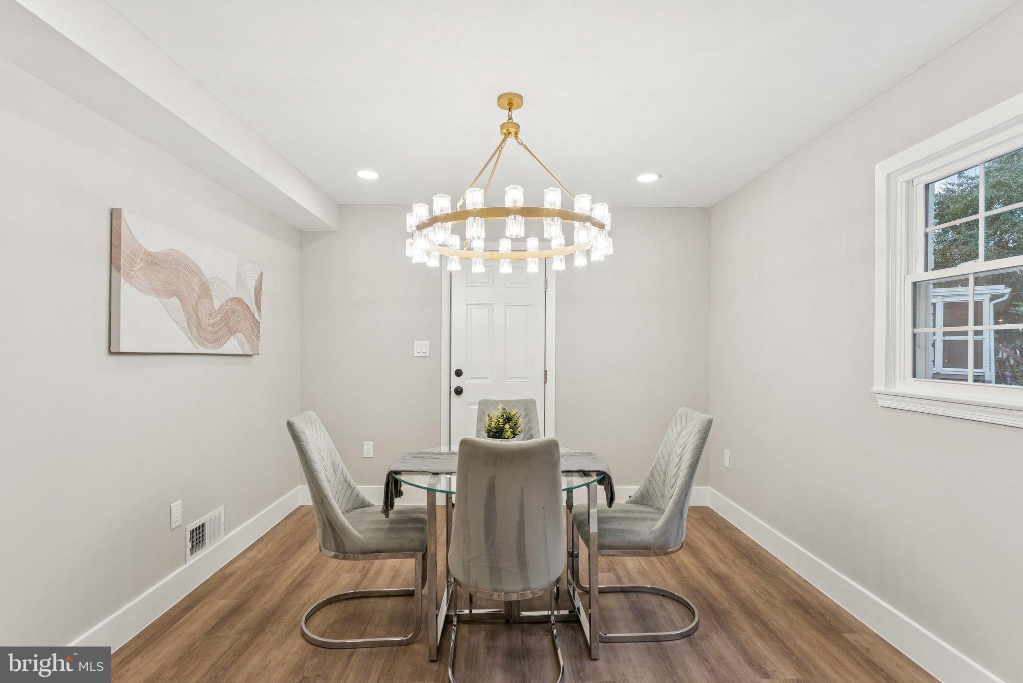 Real estate listing preview #10