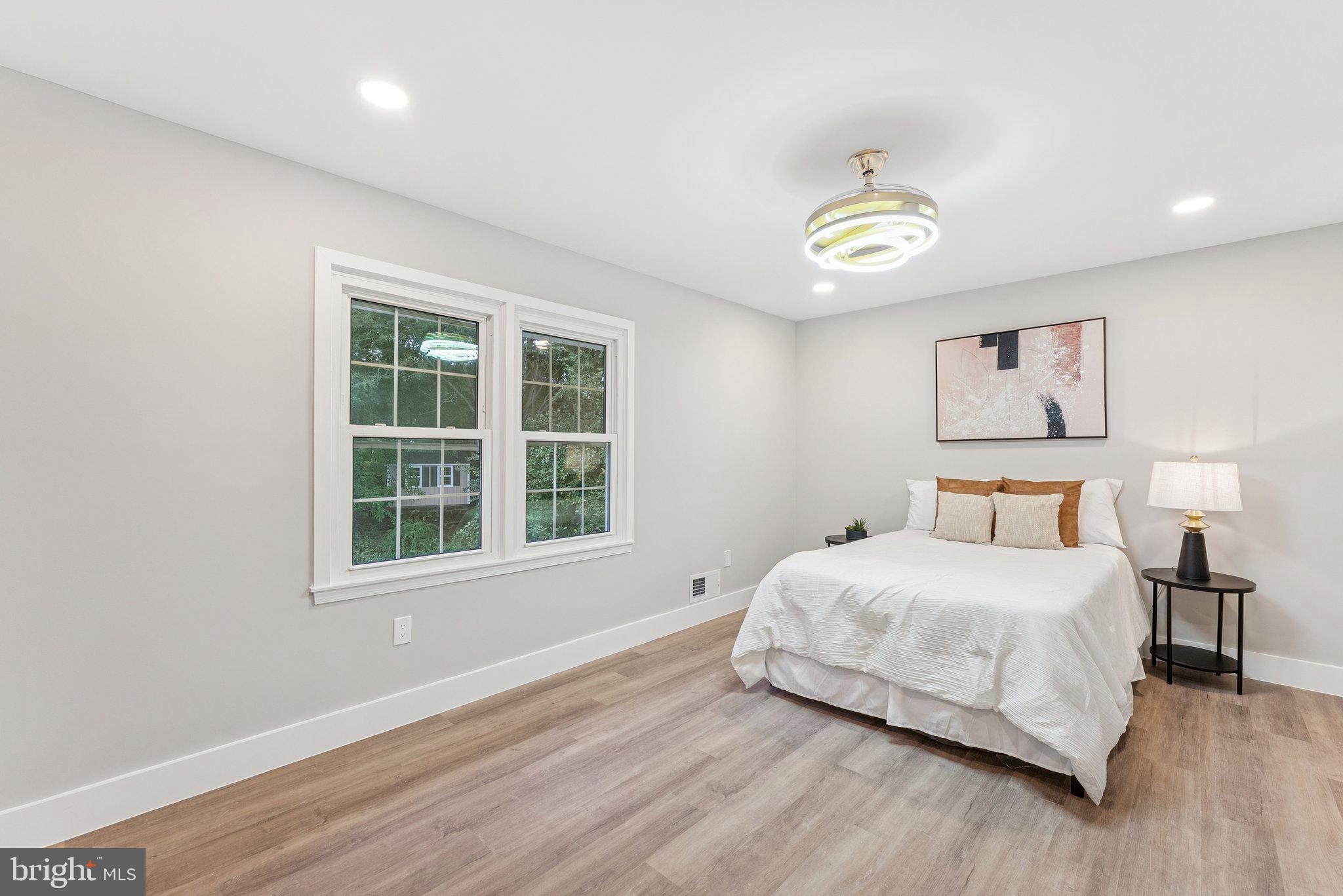 Real estate listing preview #14