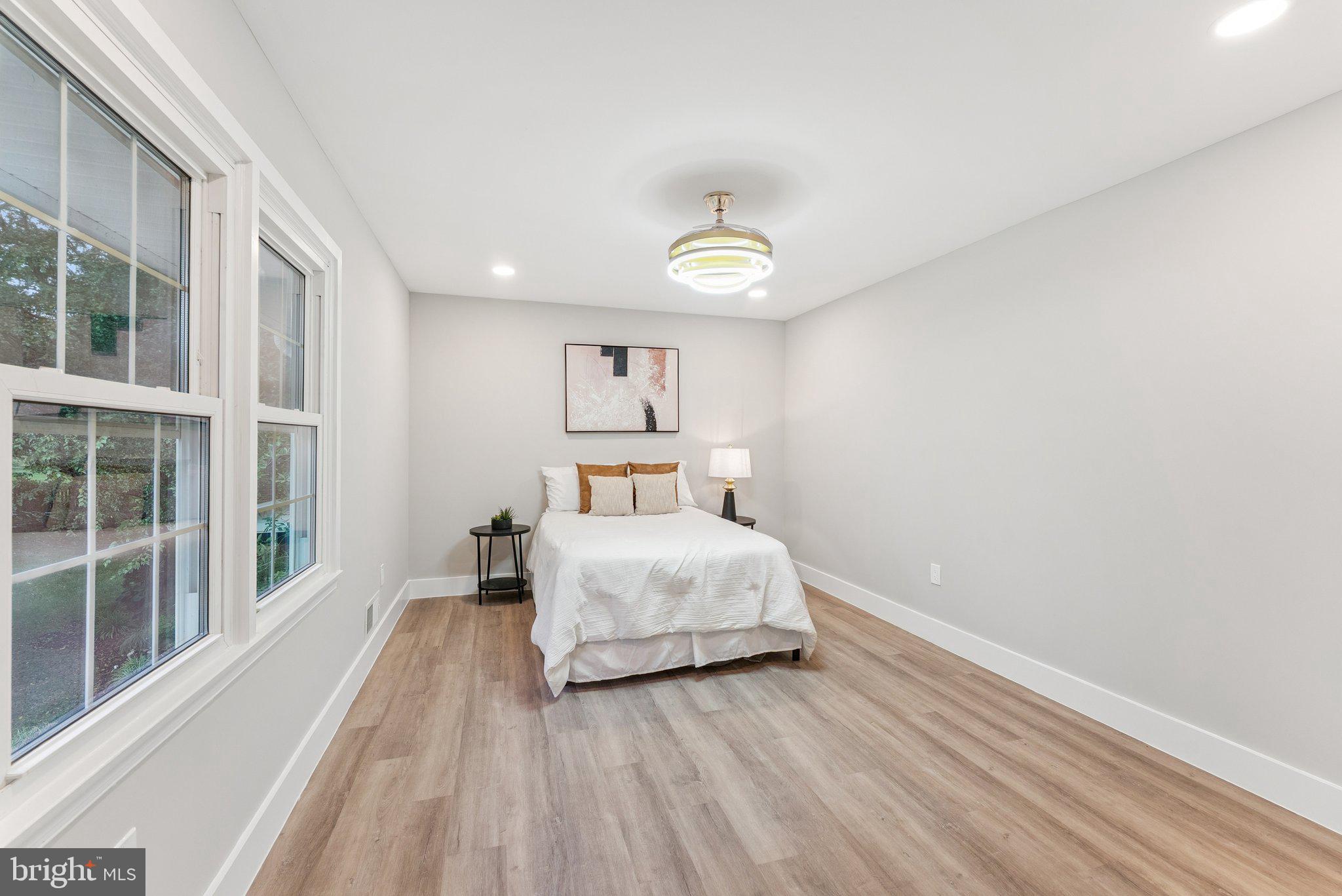 Real estate listing preview #15