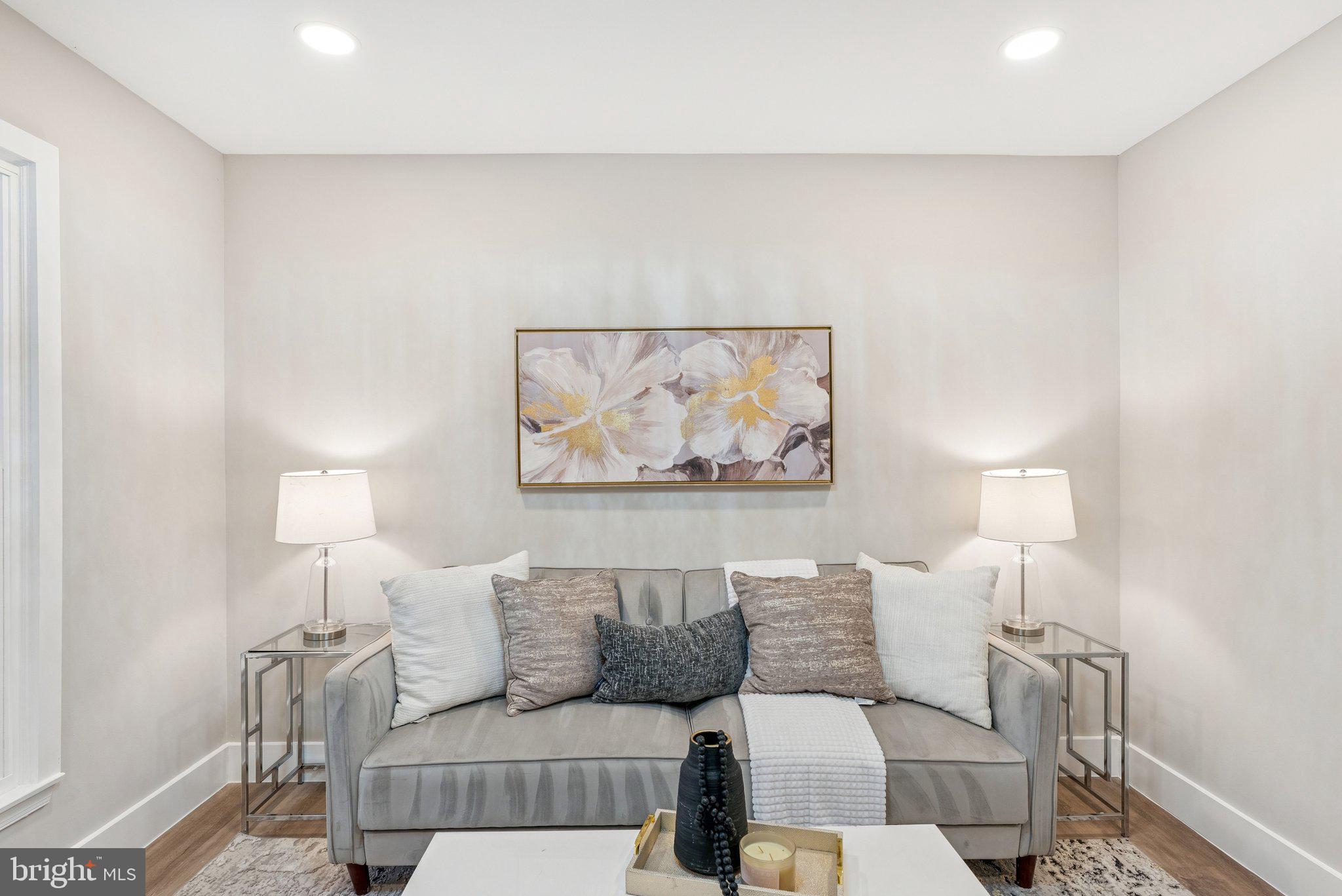 Real estate listing preview #8