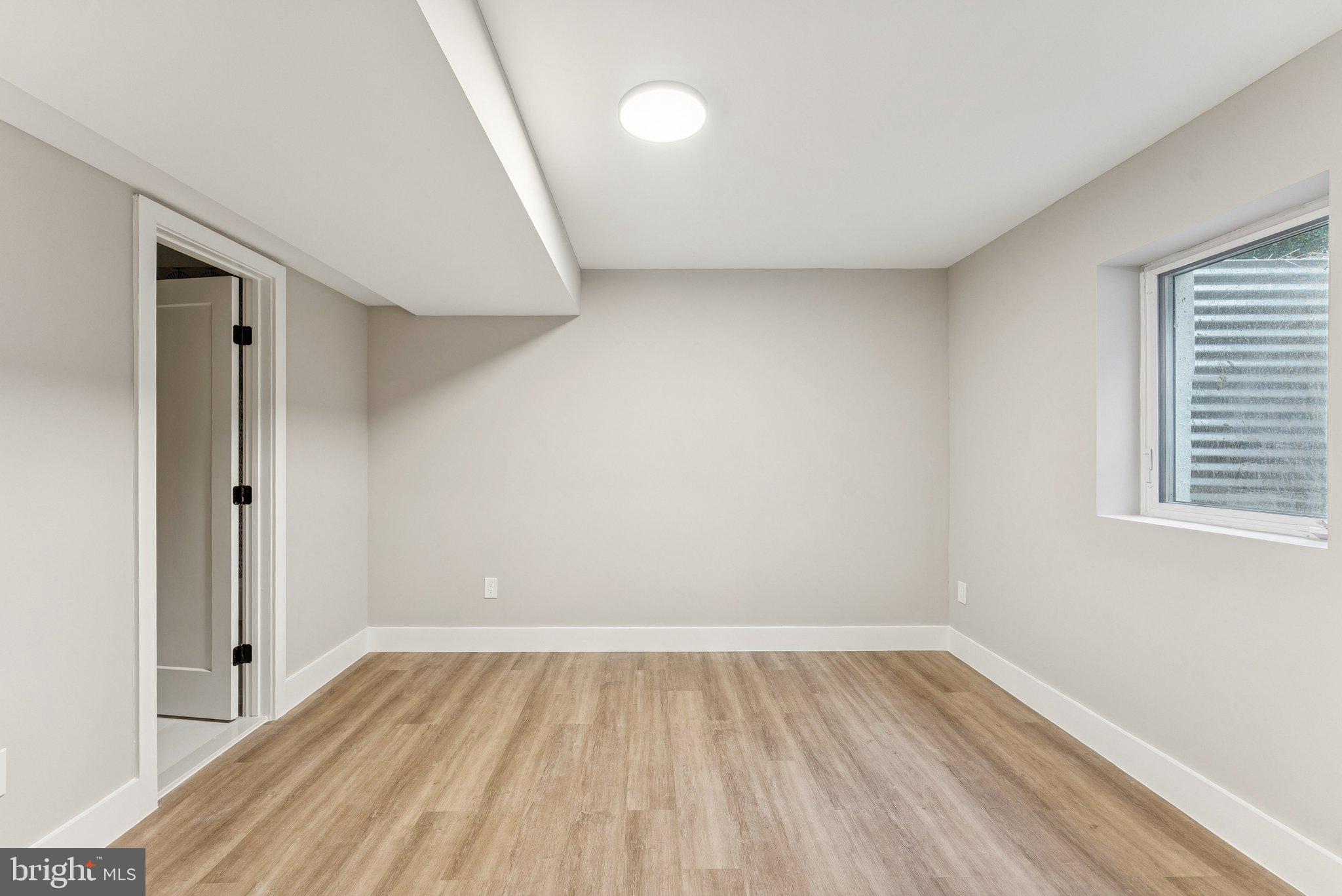 Real estate listing preview #32