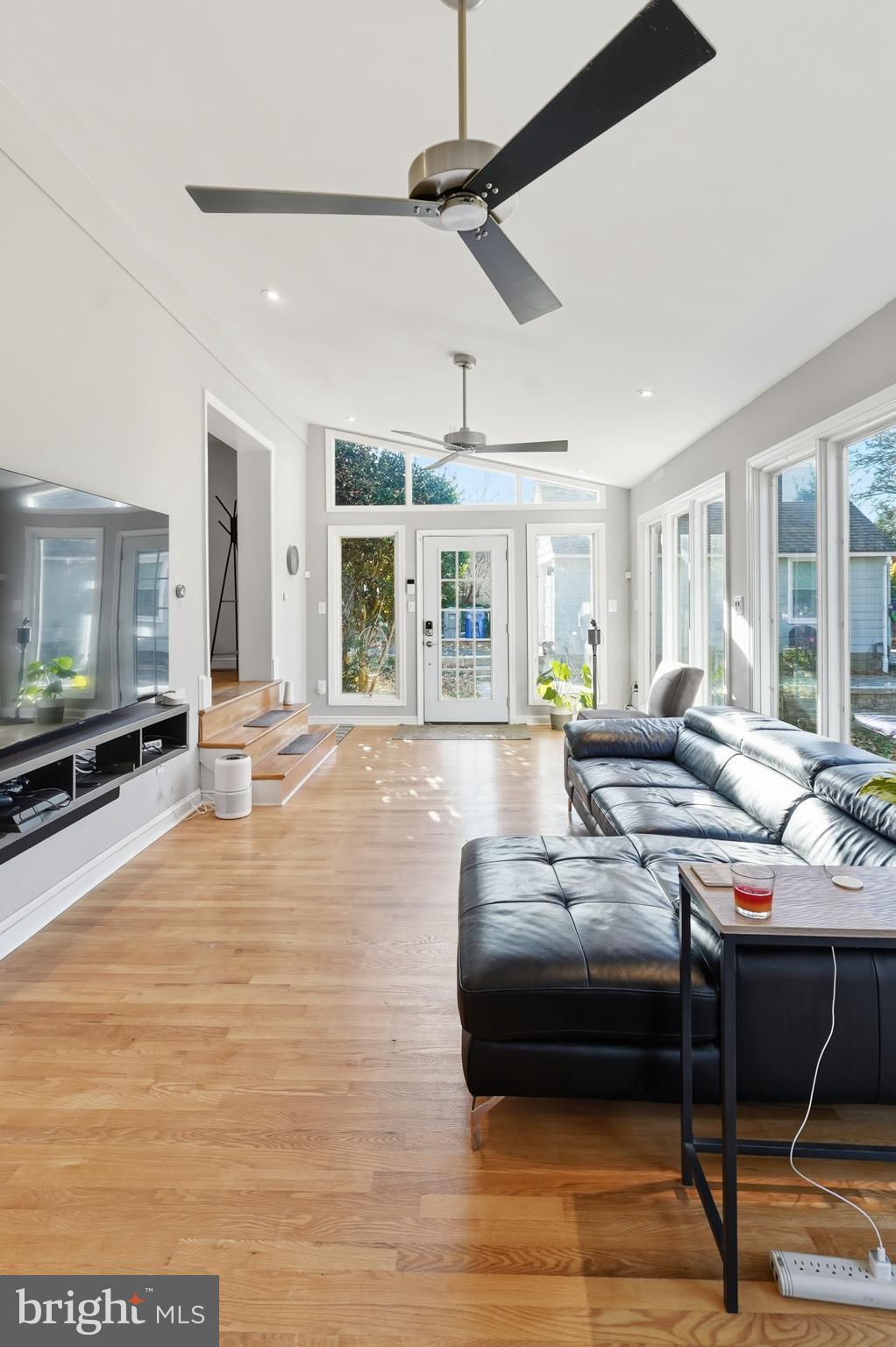 Real estate listing preview #6