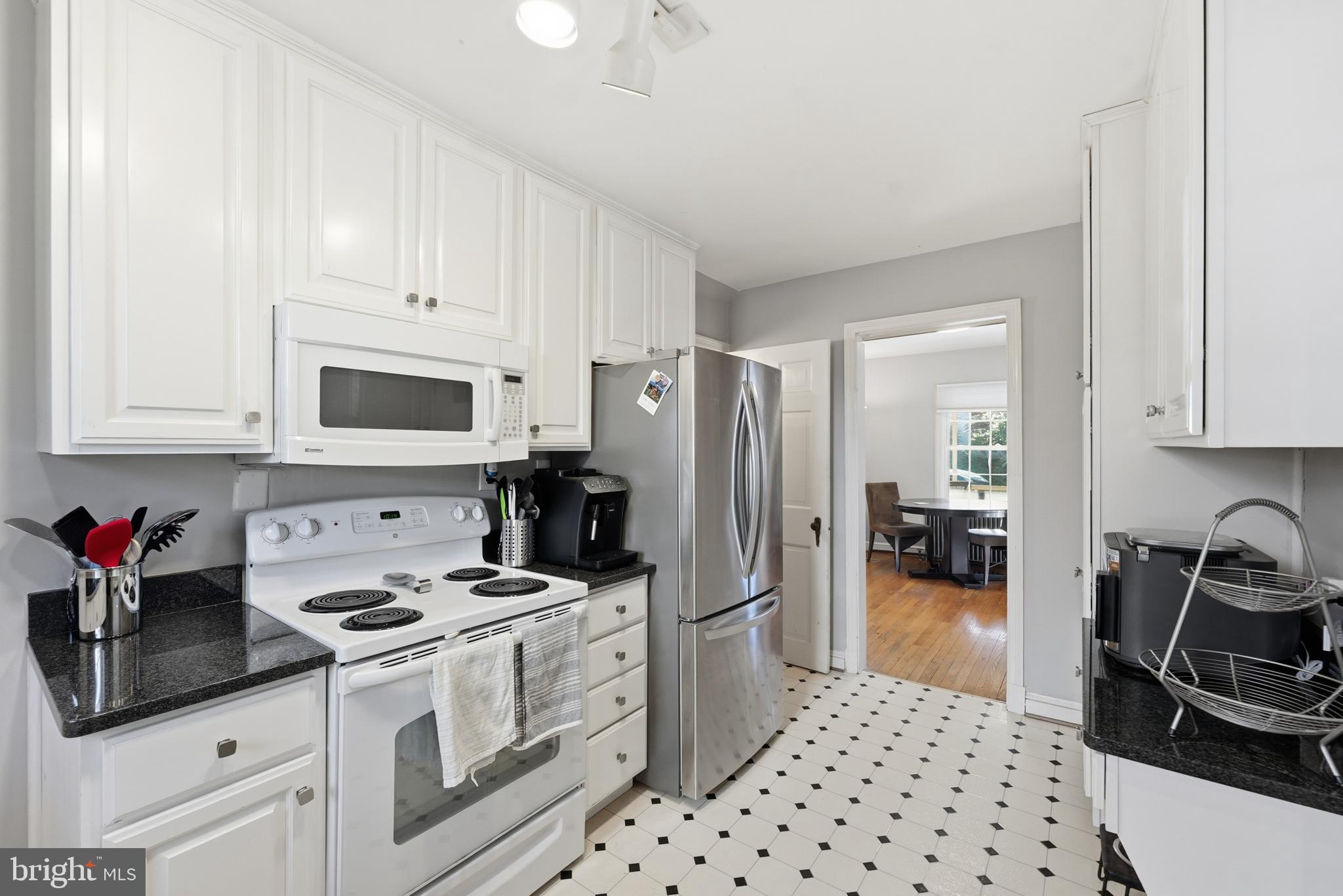 Real estate listing preview #12