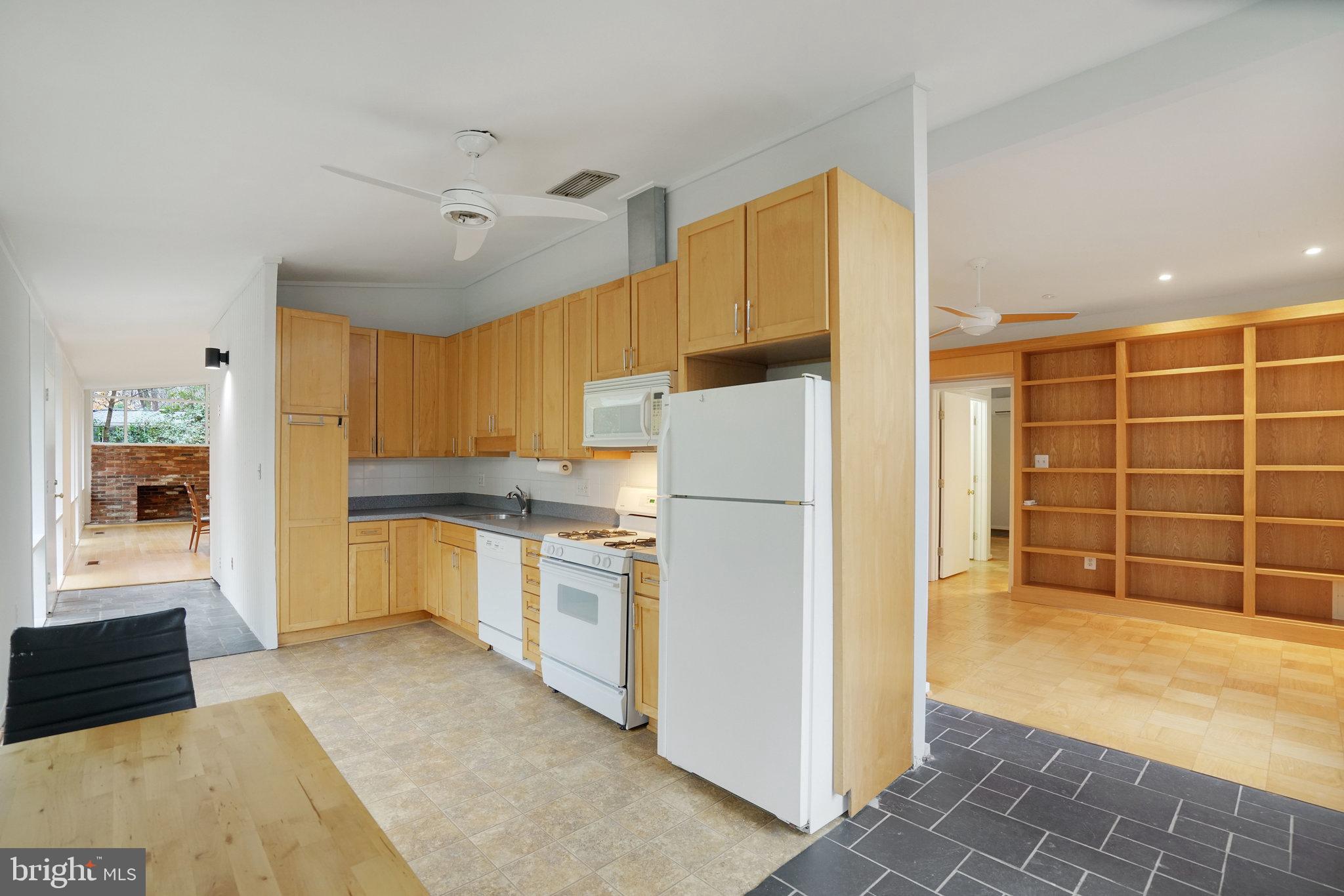 Real estate listing preview #14