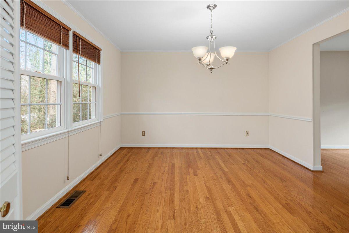 Real estate listing preview #9