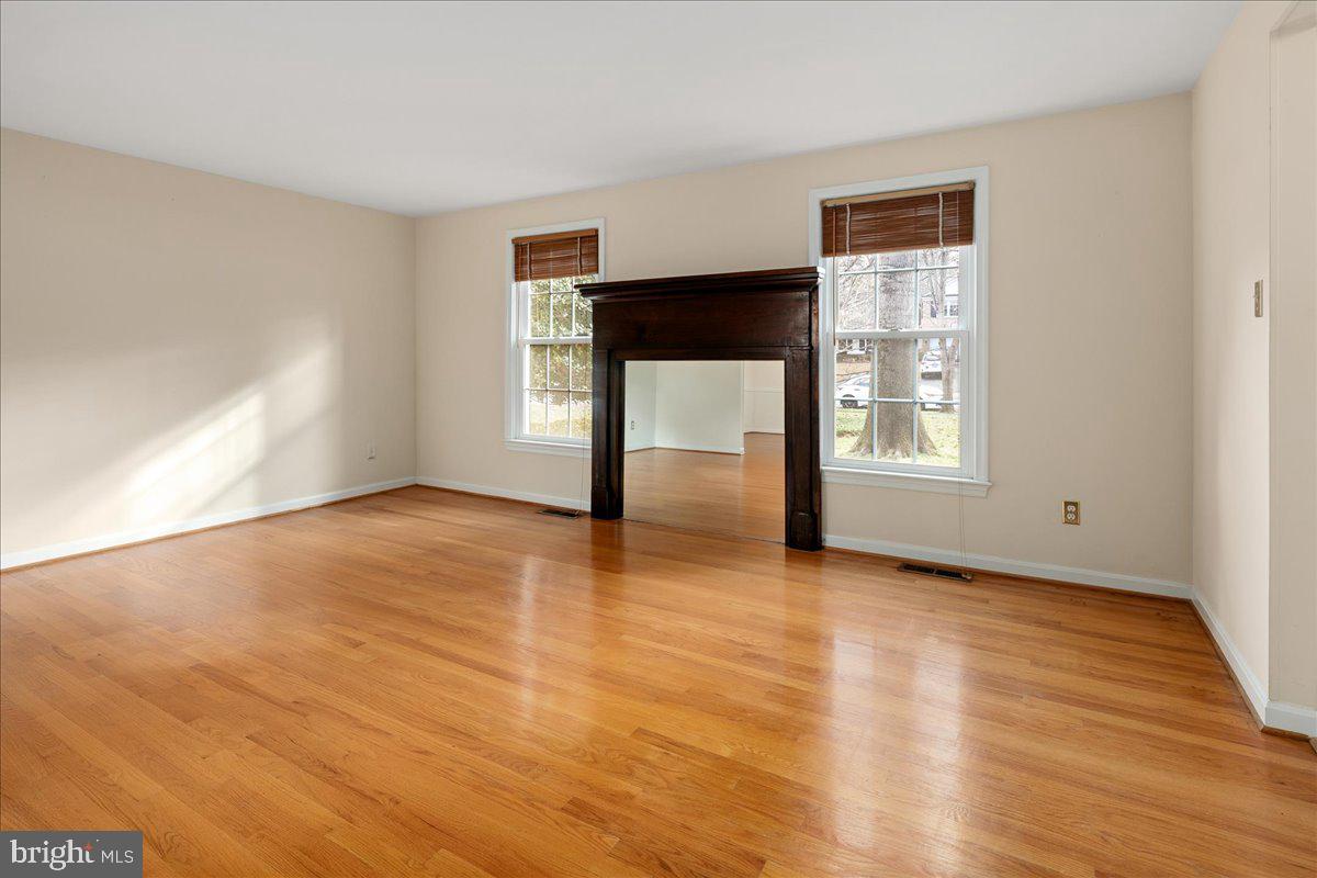 Real estate listing preview #4