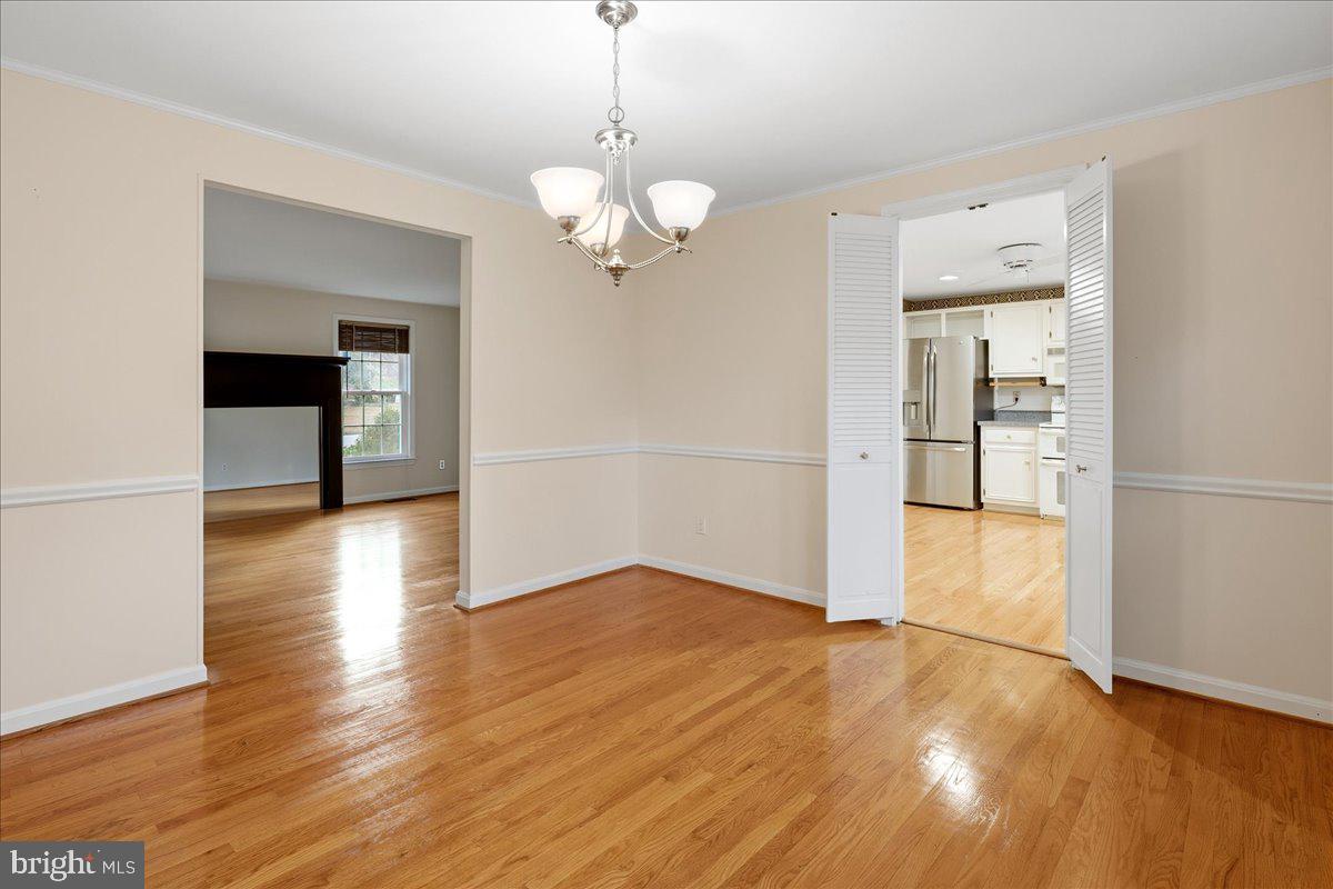 Real estate listing preview #8