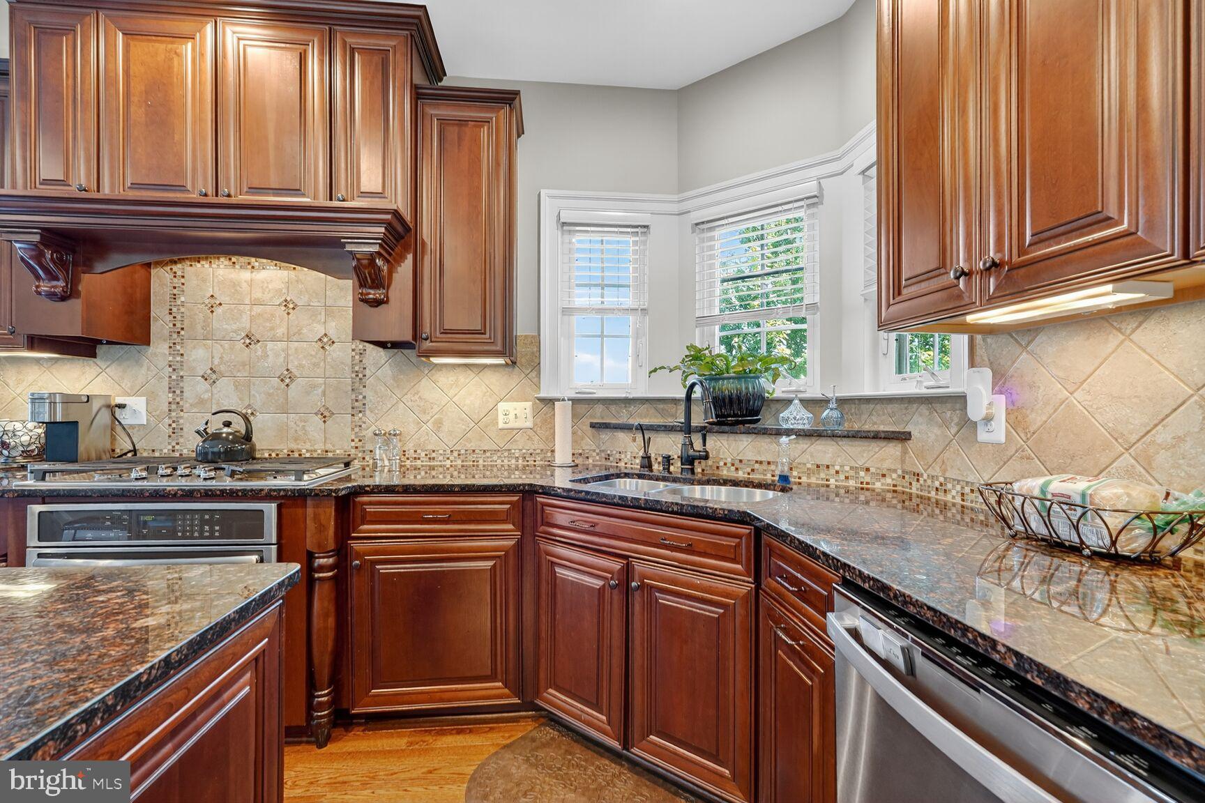 Real estate listing preview #11