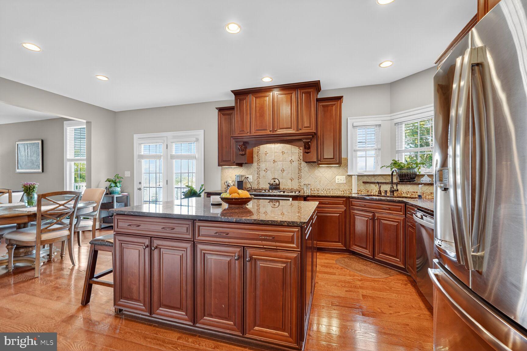 Real estate listing preview #8