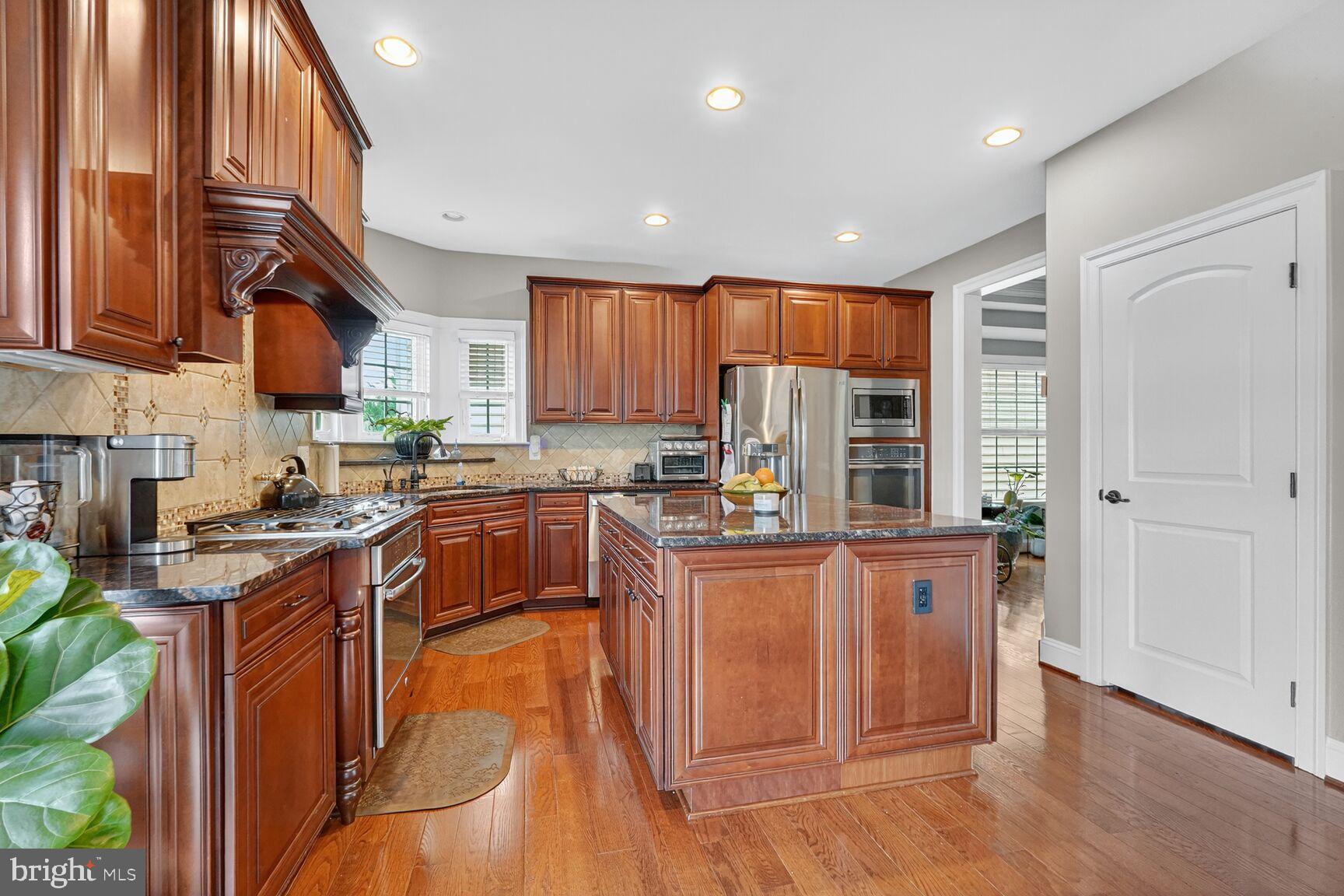 Real estate listing preview #13