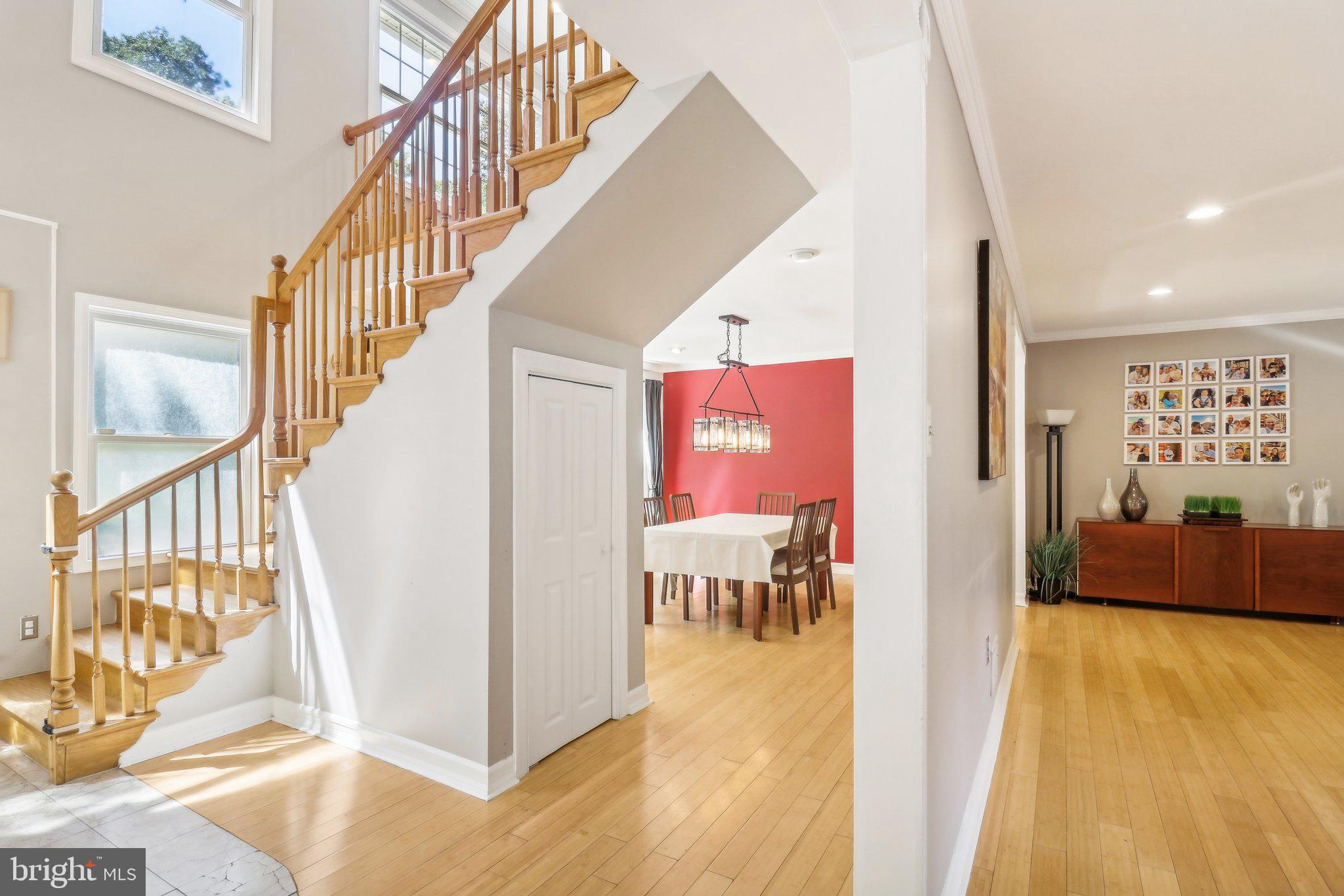 Real estate listing preview #8