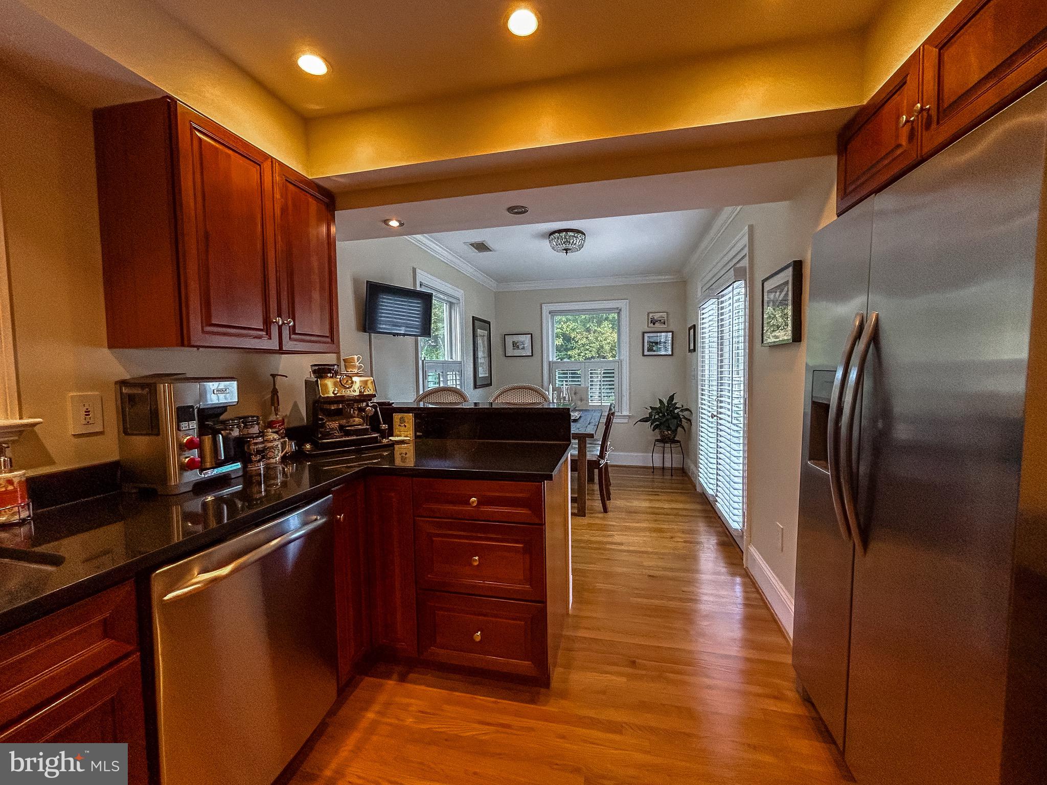 Real estate listing preview #12