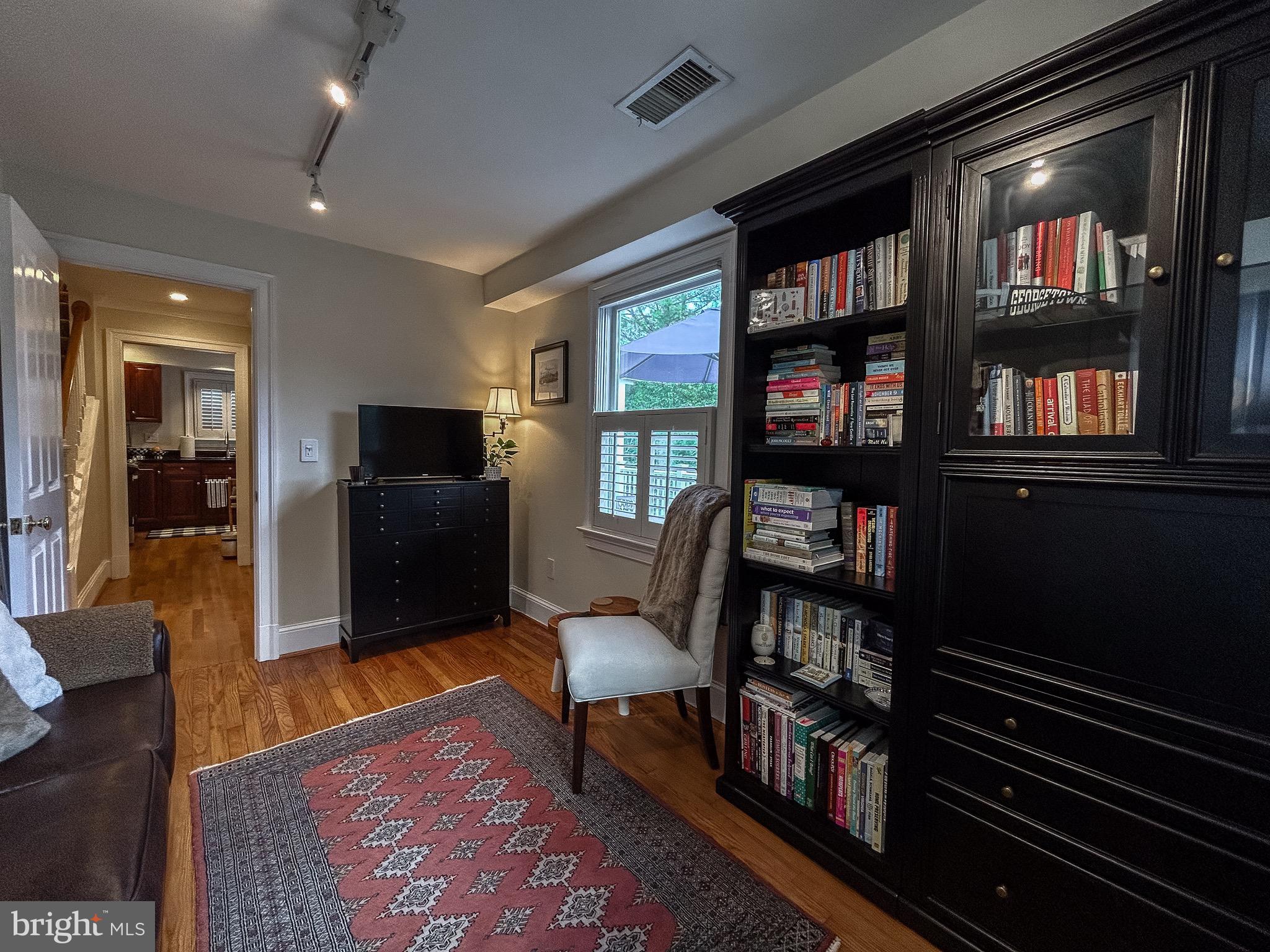 Real estate listing preview #9