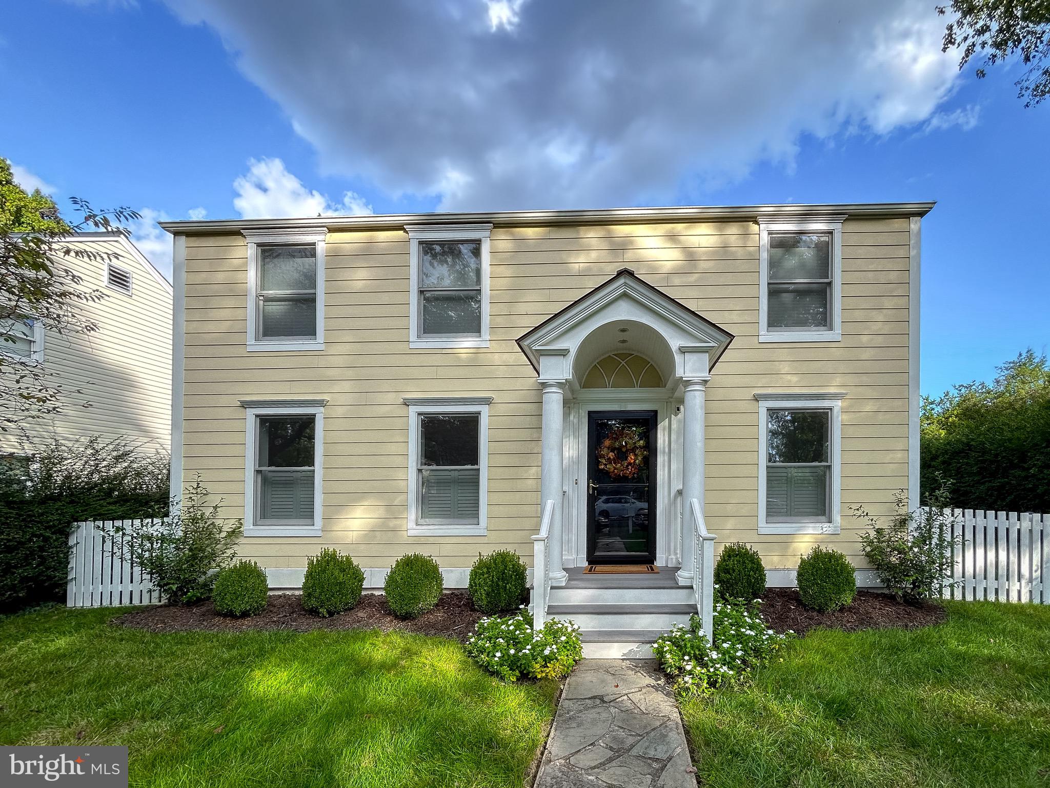 Real estate listing preview #2