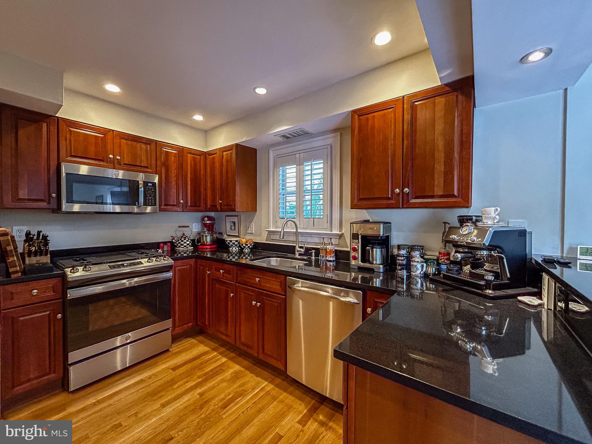 Real estate listing preview #11