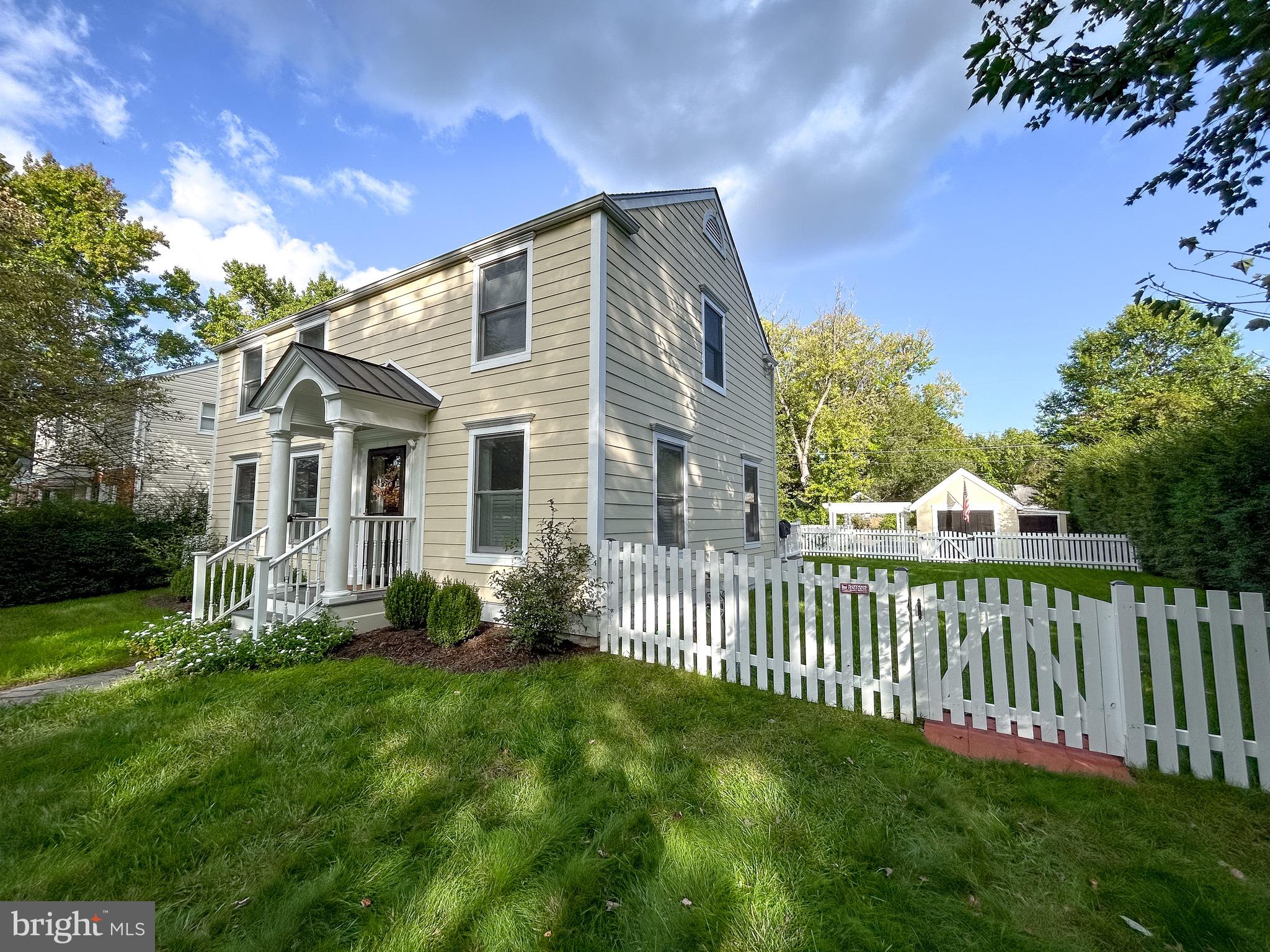 Real estate listing preview #3