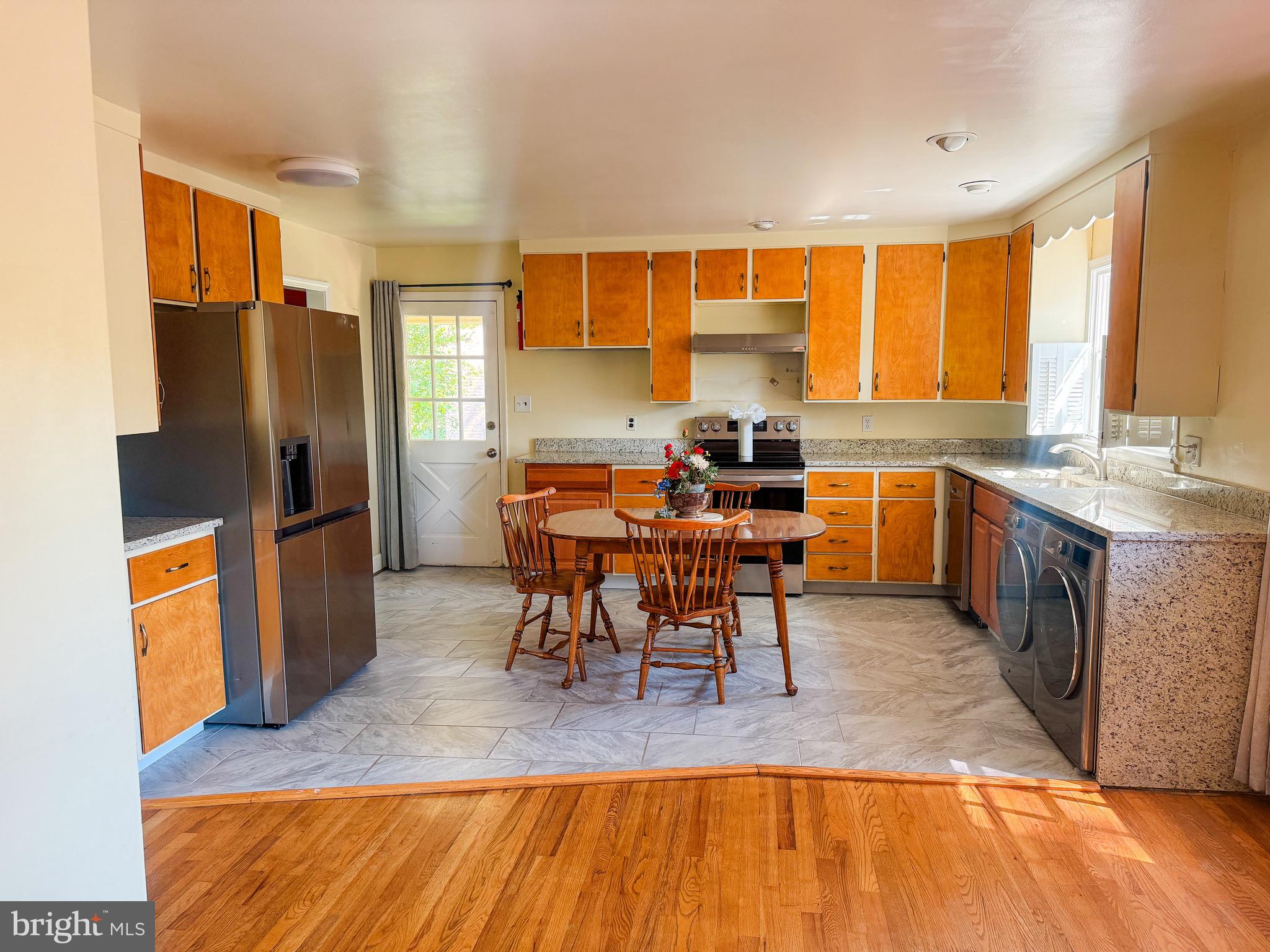 Real estate listing preview #4