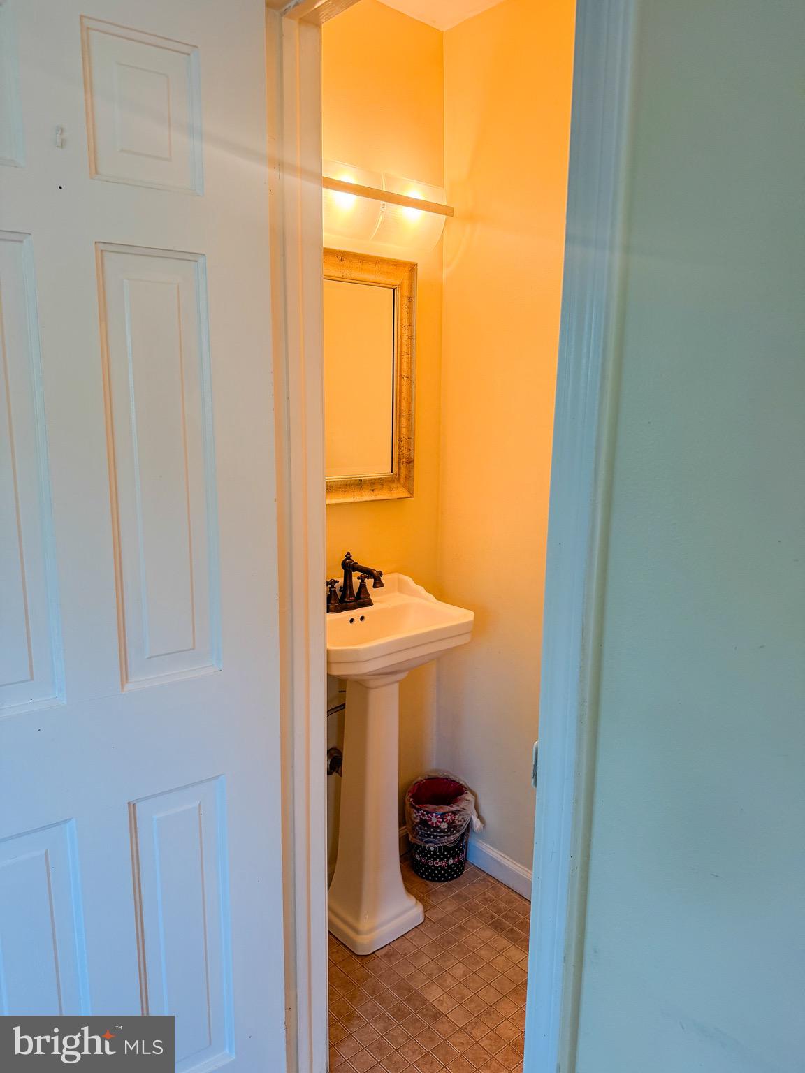 Real estate listing preview #8