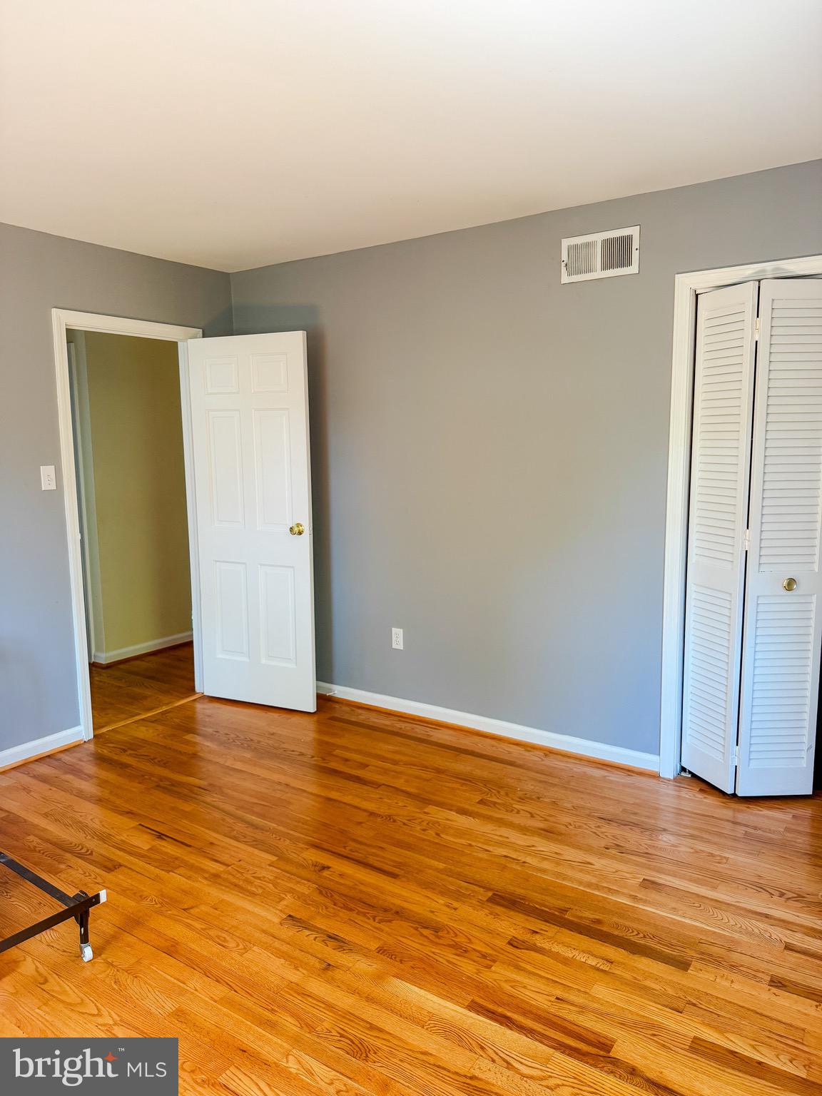 Real estate listing preview #24