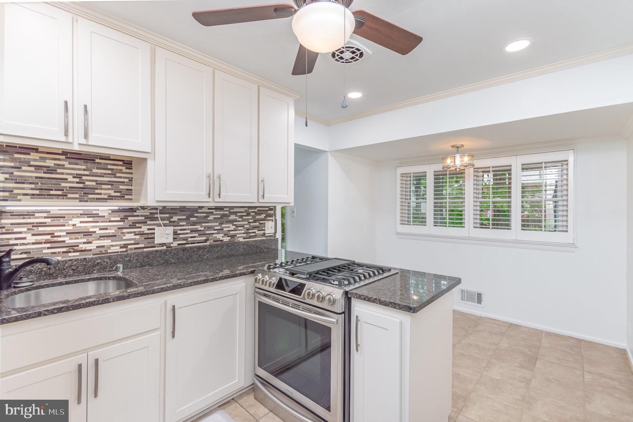 Real estate listing preview #12