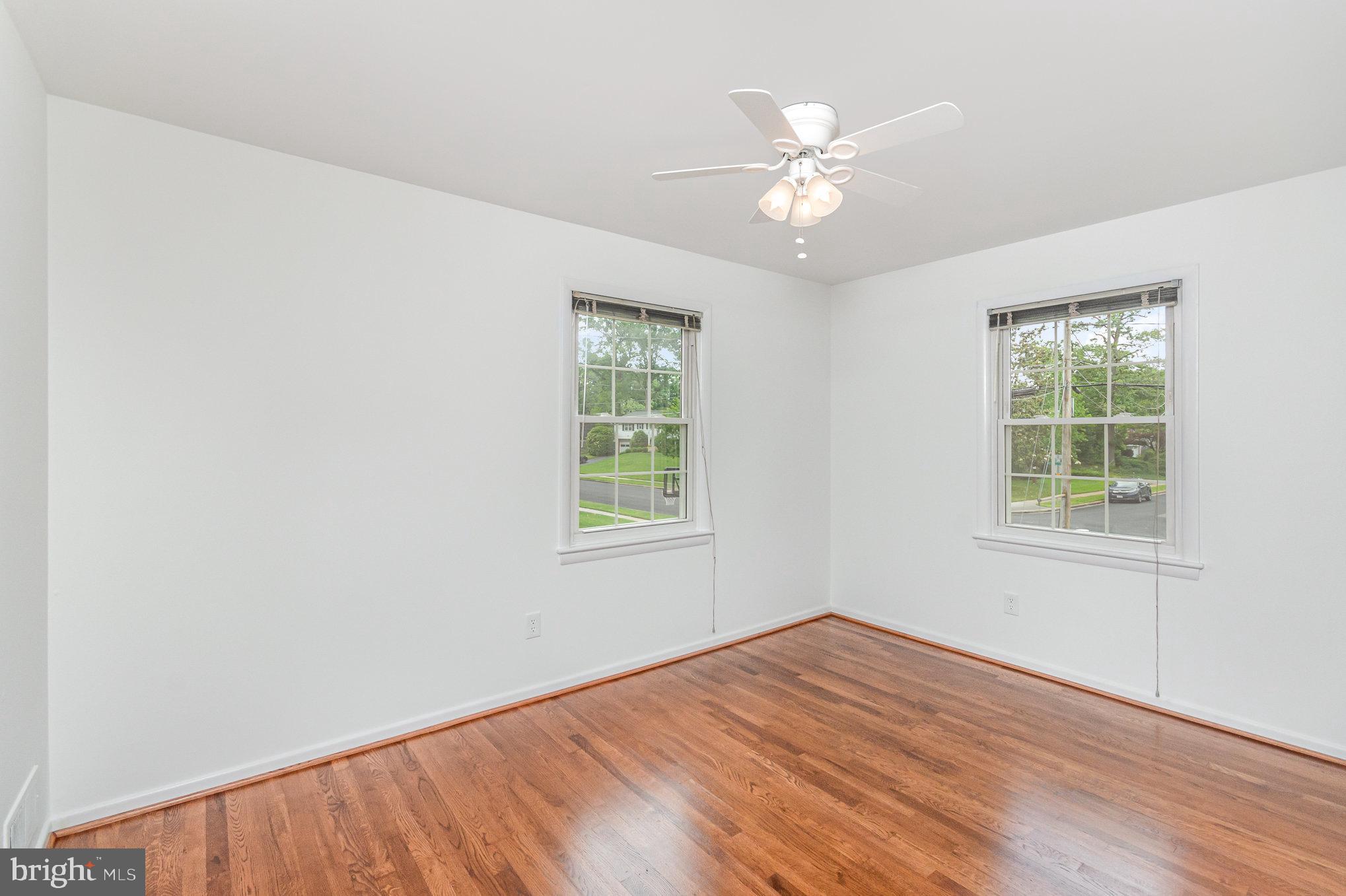 Real estate listing preview #16