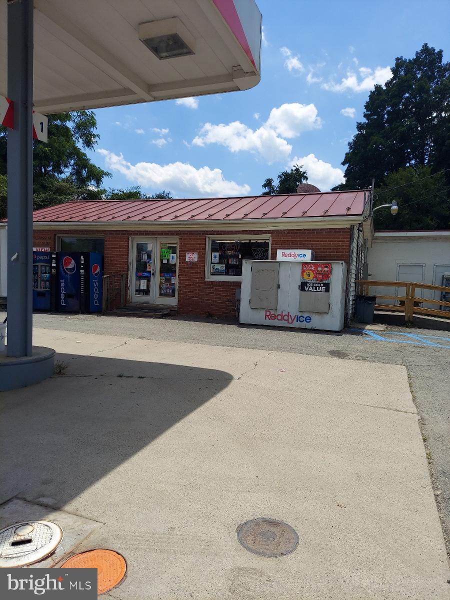 Real estate listing preview #2