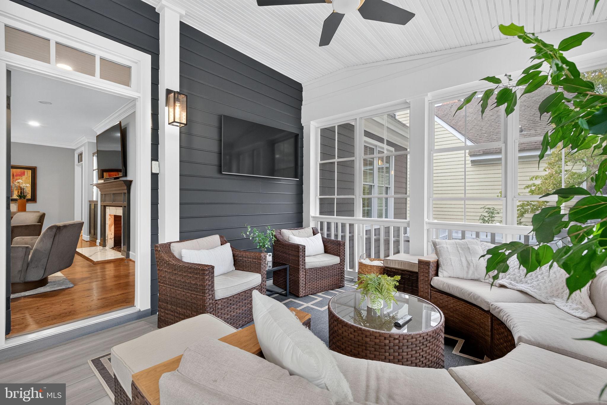 Real estate listing preview #24