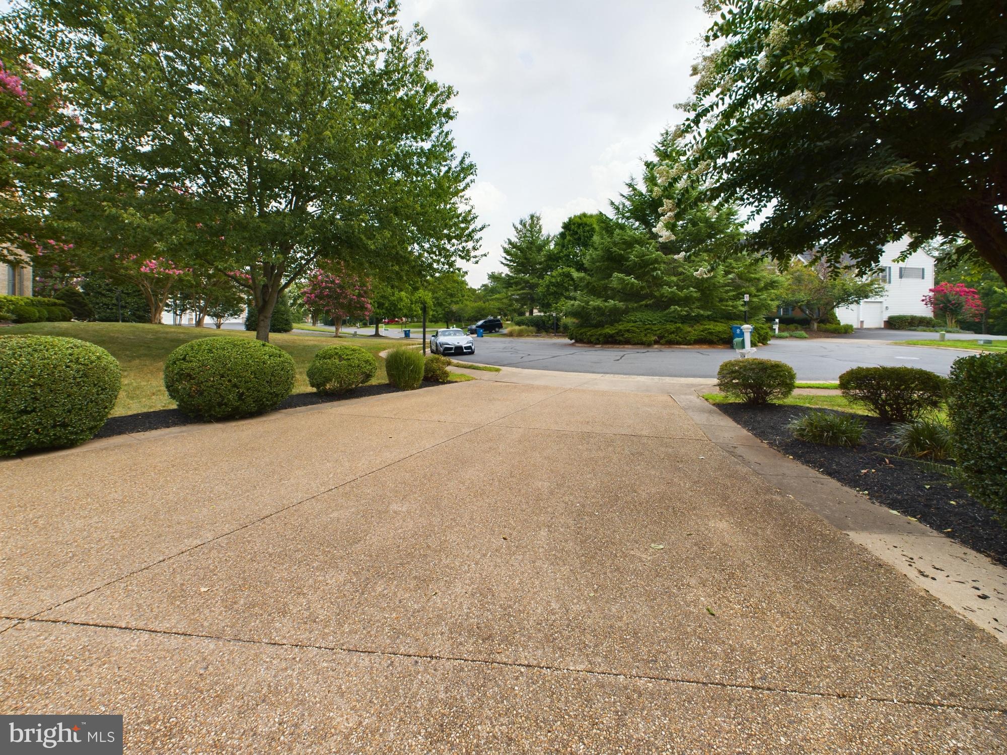 Real estate listing preview #8