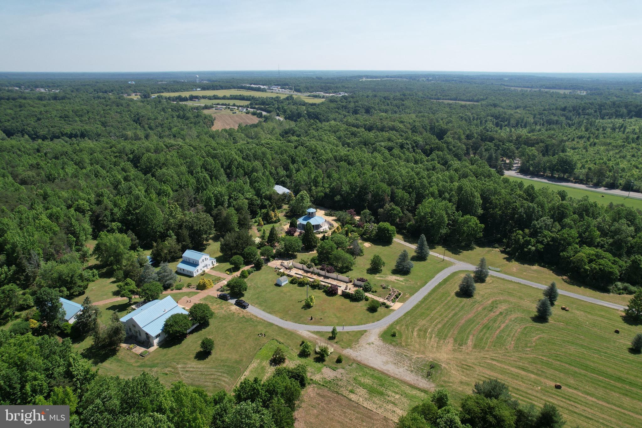 Real estate listing preview #2