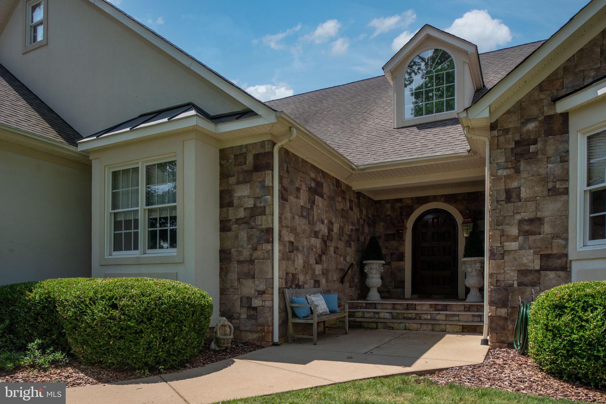 Real estate listing preview #4