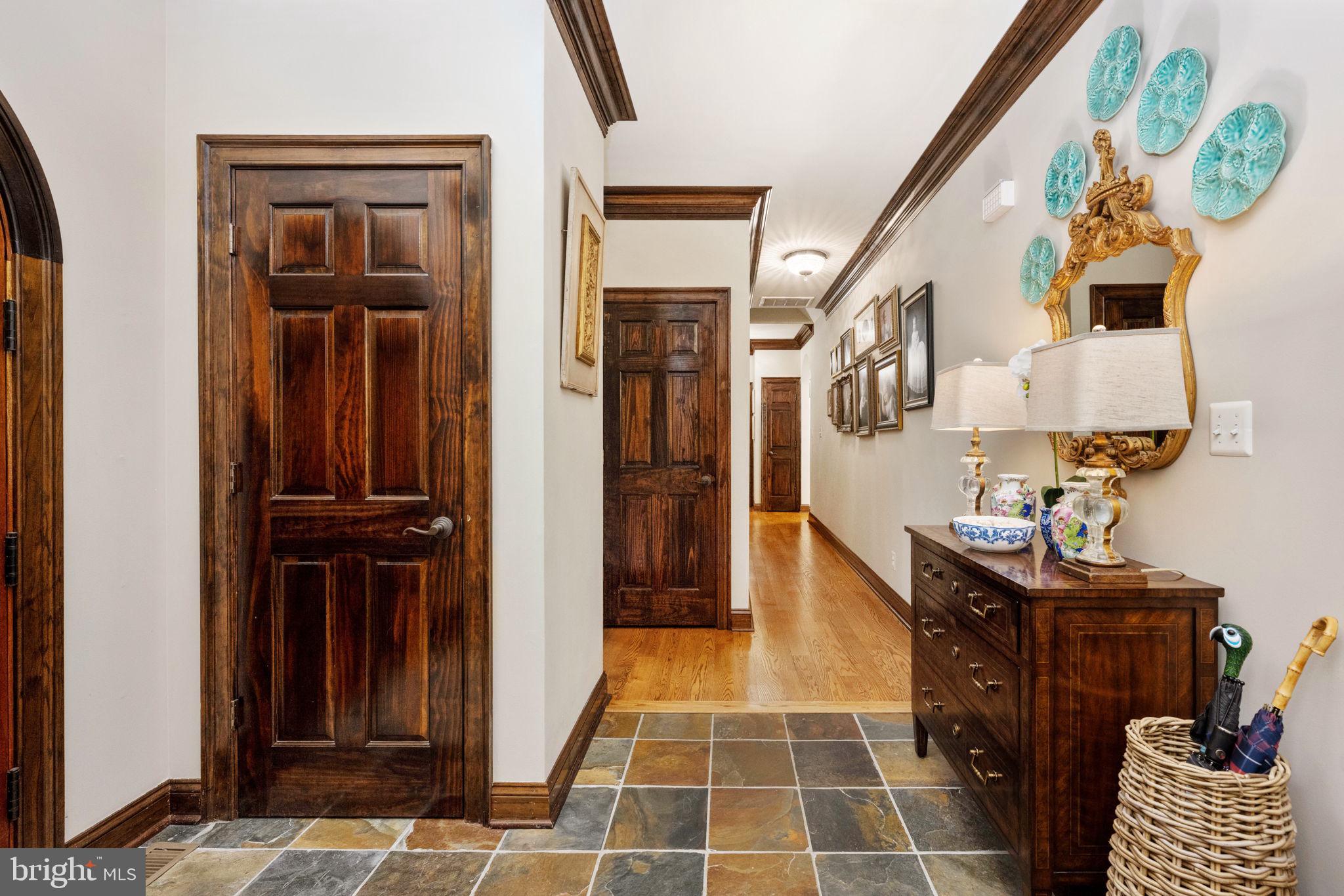 Real estate listing preview #8