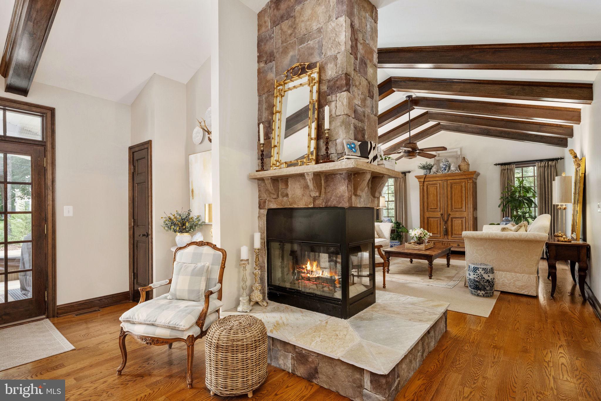 Real estate listing preview #14