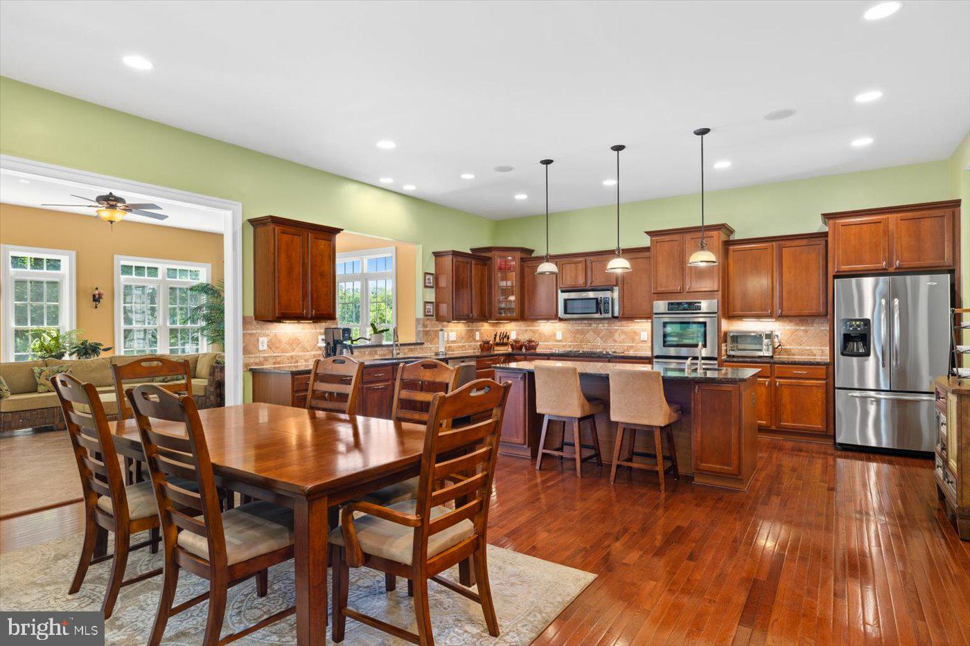 Real estate listing preview #24