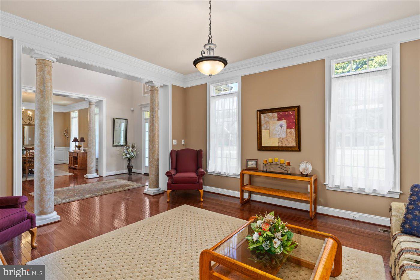 Real estate listing preview #12