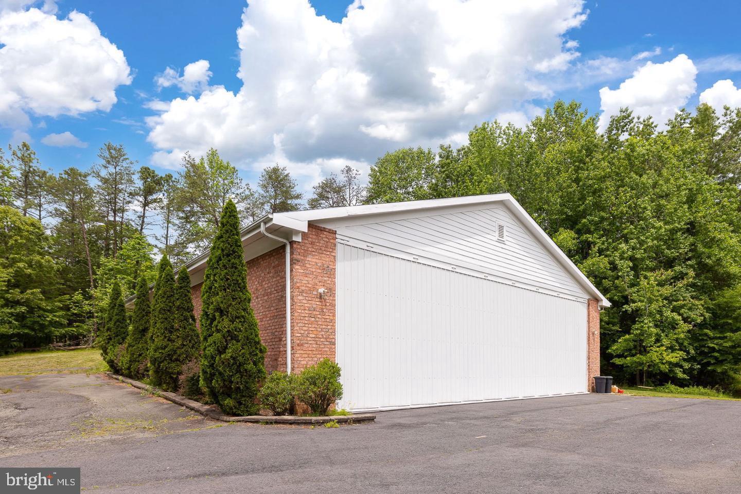 Real estate listing preview #6