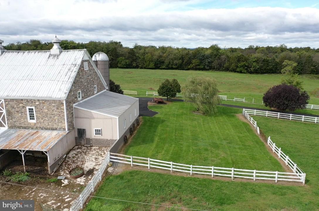 Real estate listing preview #15