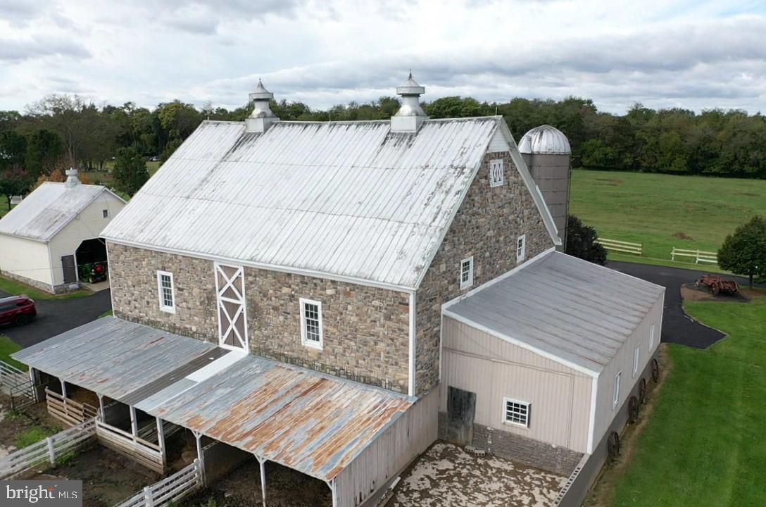 Real estate listing preview #3