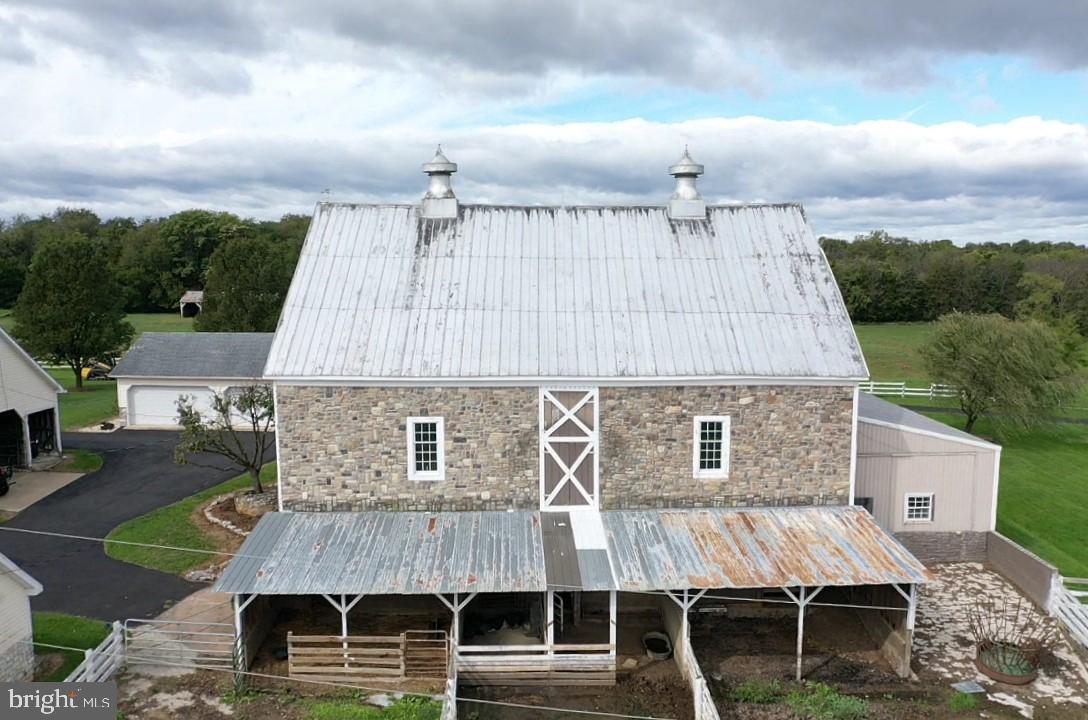 Real estate listing preview #6